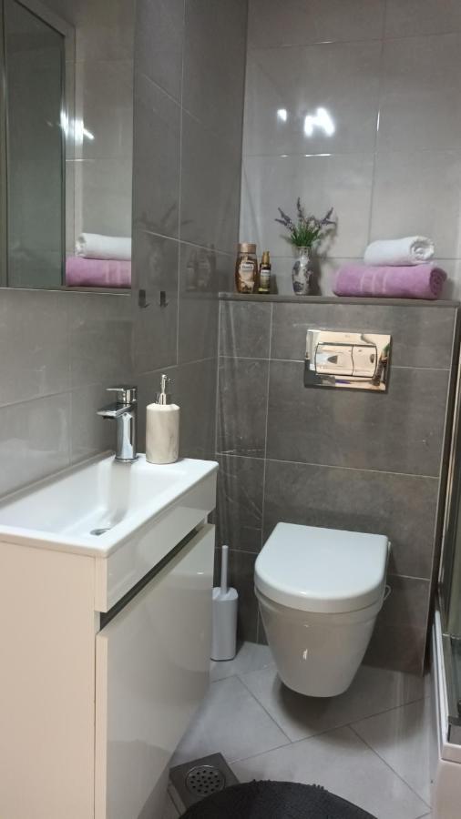 Leona Apartment-Perfect For Four Σπλιτ Εξωτερικό φωτογραφία